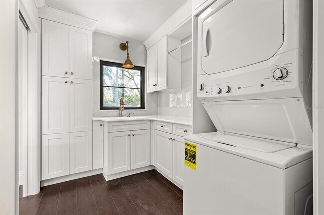 Building Photo - 648 Fitzwalter Dr