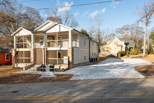 Building Photo - 1861 Lyle Ave