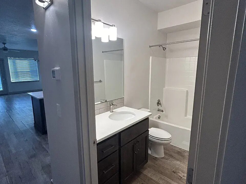 Building Photo - 106 Broken Pine Ln