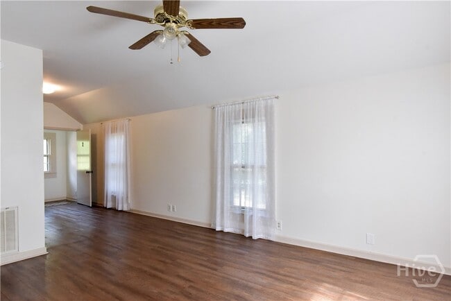 Building Photo - 302 Jefferson St