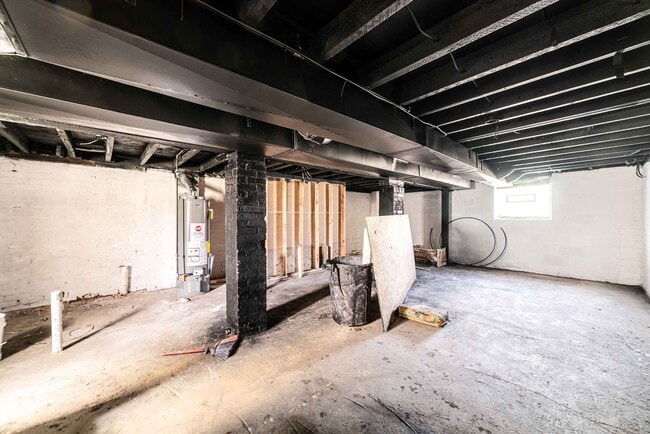 Building Photo - 156 Leicester Ct