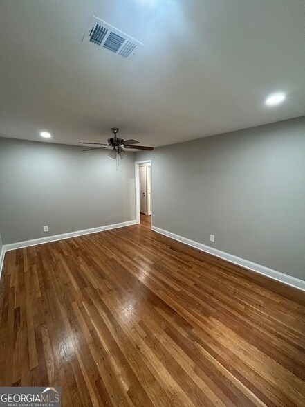 Building Photo - 261 Palms Ln SW