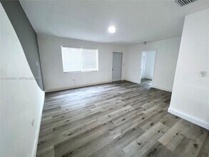 Building Photo - 140 NW 124th St