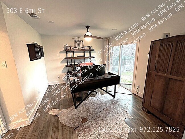 Building Photo - 303 E 6th St