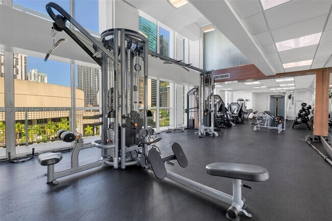 Building Photo - 31 SE 5th St