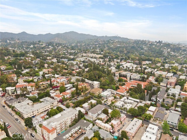 Building Photo - 2027 Vista Del Mar Ave