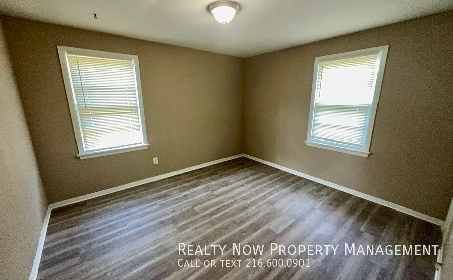 Building Photo - 2817 Noble Rd