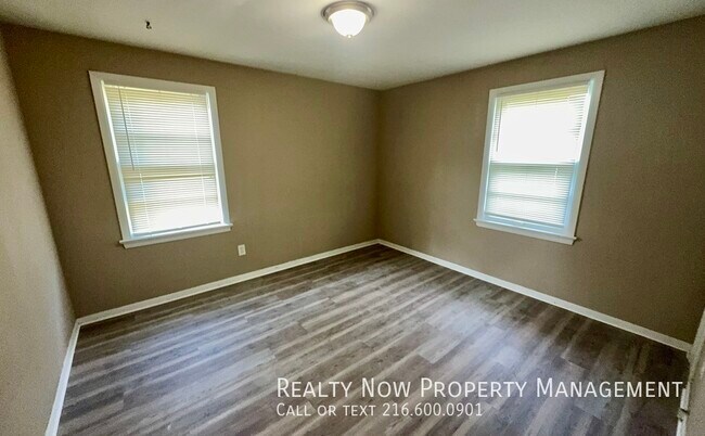 Building Photo - 2817 Noble Rd