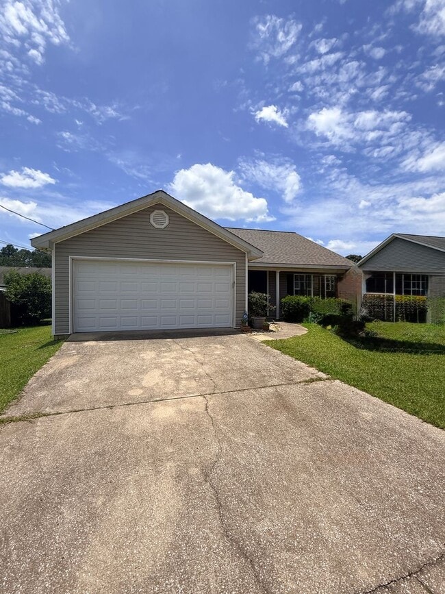 Building Photo - Renovated home in the Brookwood/Vance area