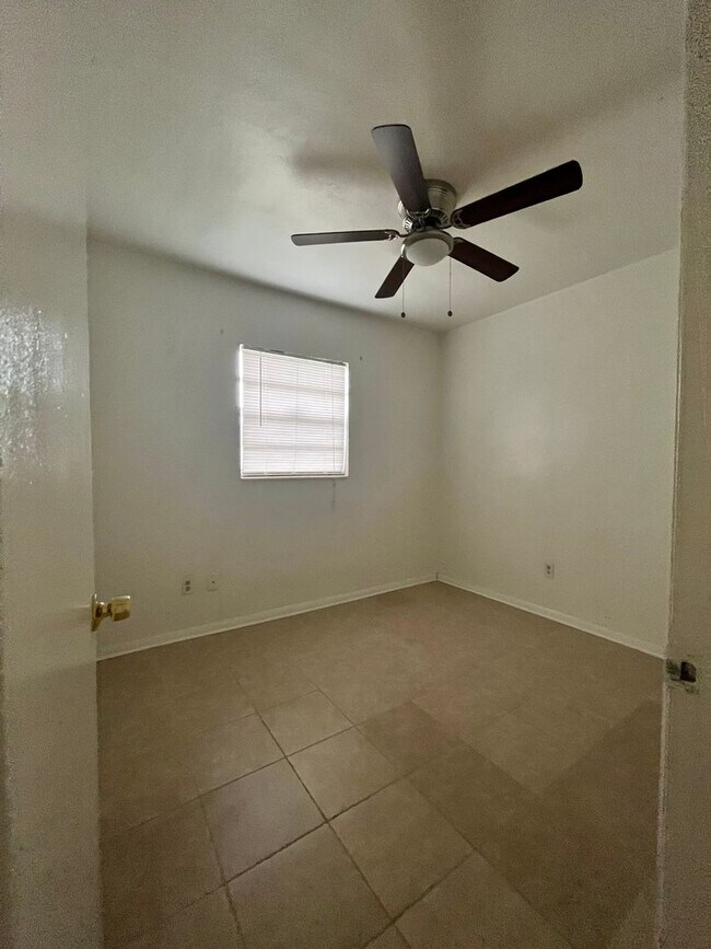 Building Photo - 4208 Robbins Ave