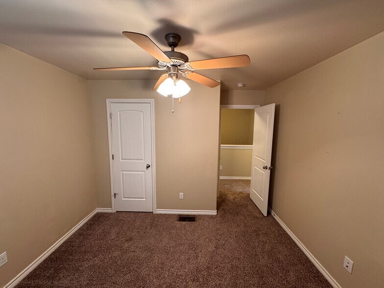 Building Photo - 7214 Barksdale Ln