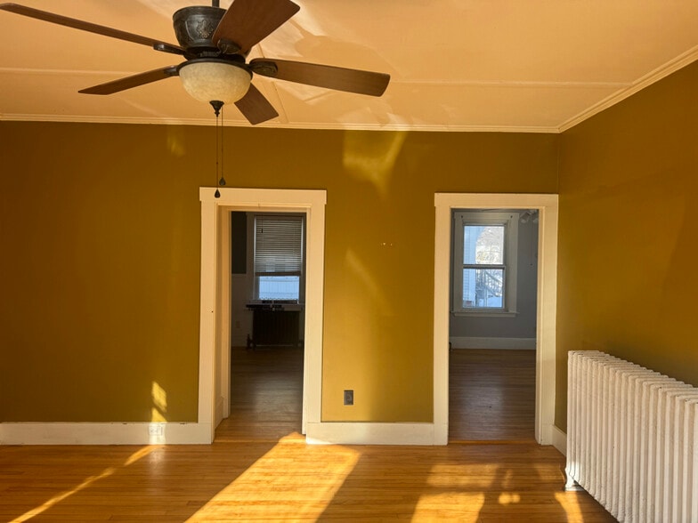 Building Photo - 198 Summer St