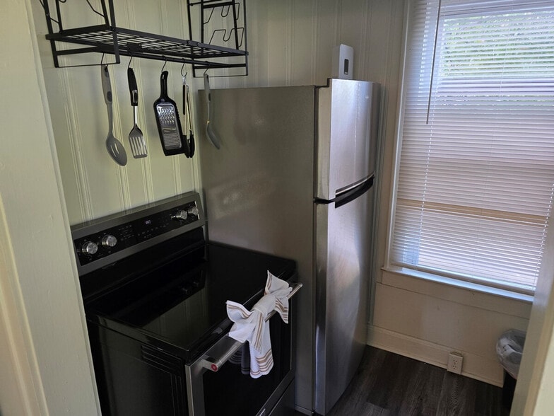 Building Photo - 83 Rocky Slope Rd