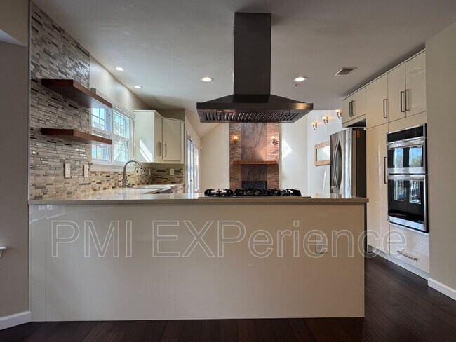 Building Photo - 9203 Sandy Creek Rd