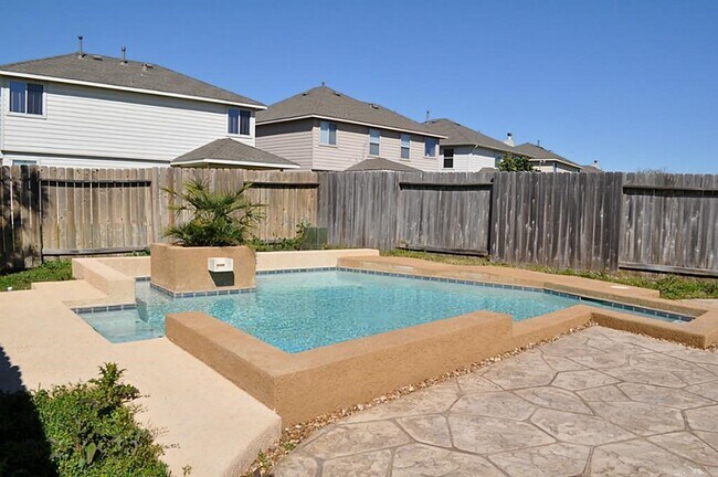 Building Photo - 6454 Applewood Forest Dr