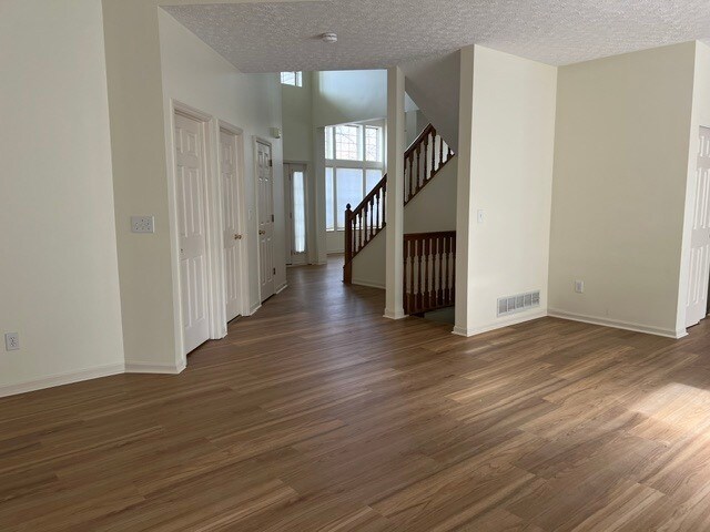 Building Photo - 6111 Saint Mel Cir