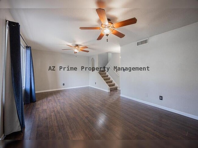 Building Photo - 225 N Standage