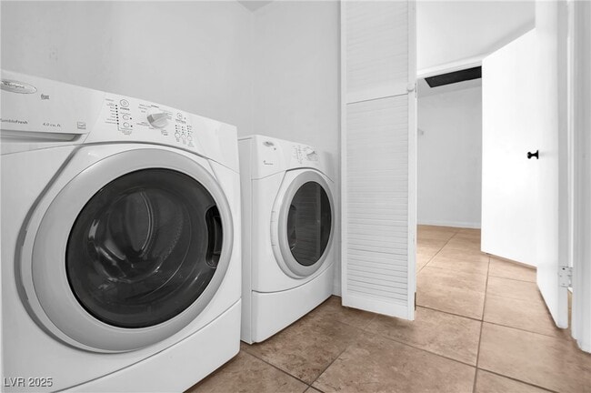 Building Photo - 3054 Tarpon Dr