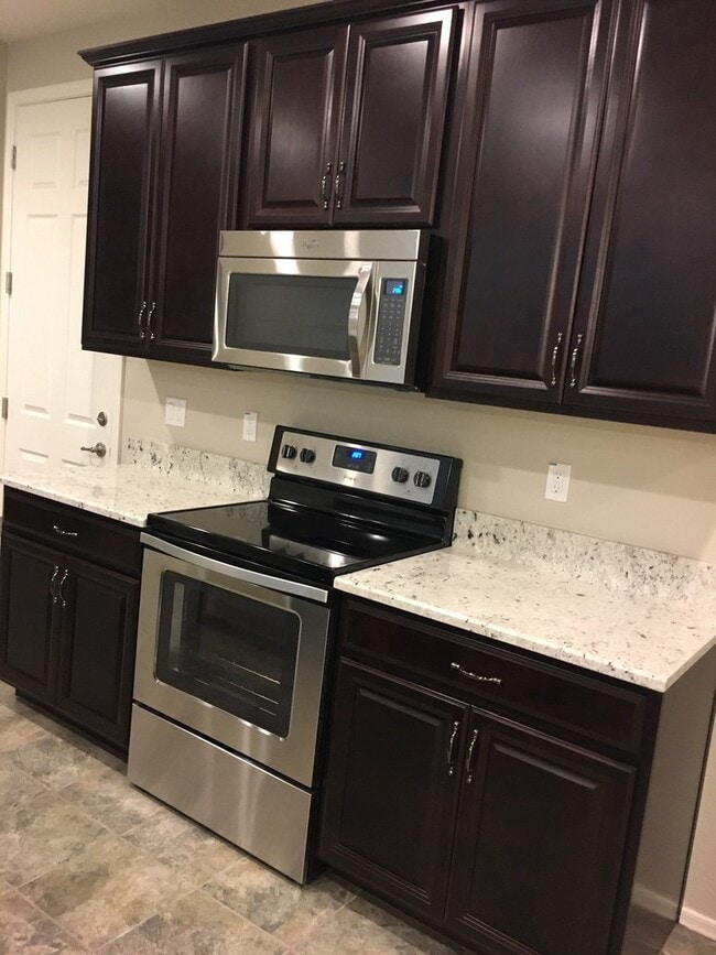 Building Photo - NEWER Beautiful Home in Fire Rock Villas!!