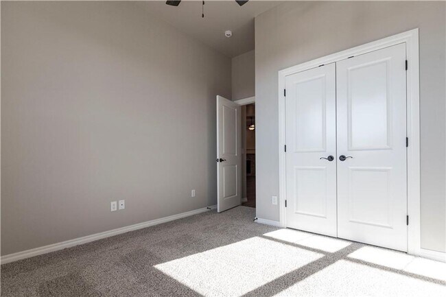 Building Photo - Very Nice 4 Bedroom, 3 Bathroom 3 Car Garage Home with Storm Shelter