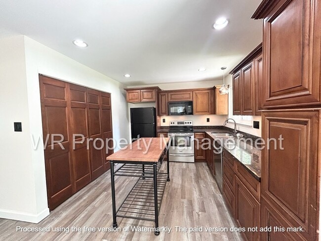 Building Photo - 3 Bed 2 Bath Ranch in Lambertville for Rent