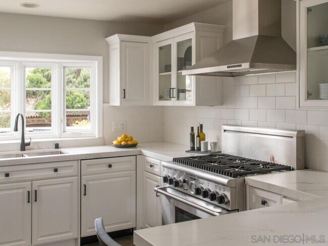 Building Photo - 5839 Camino De La Costa