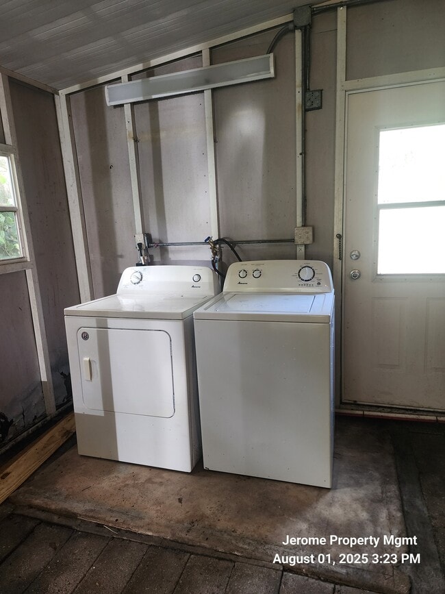 Building Photo - 4620 Plum St