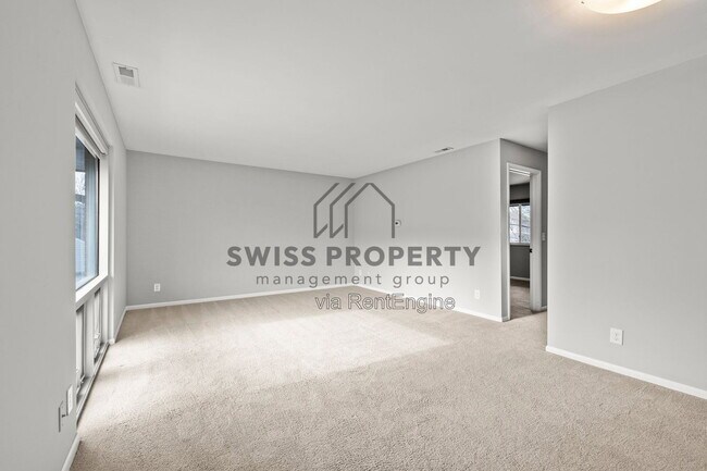 Building Photo - 1155 Edgehill Rd