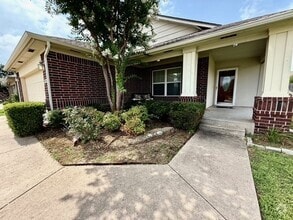 Building Photo - Fantastic east Norman neighborhood!