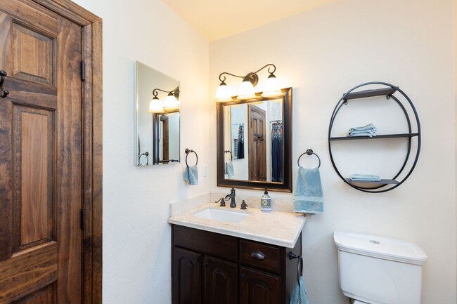 Building Photo - 4 Bed, 3 Bath—Single Family Home in Kensin...