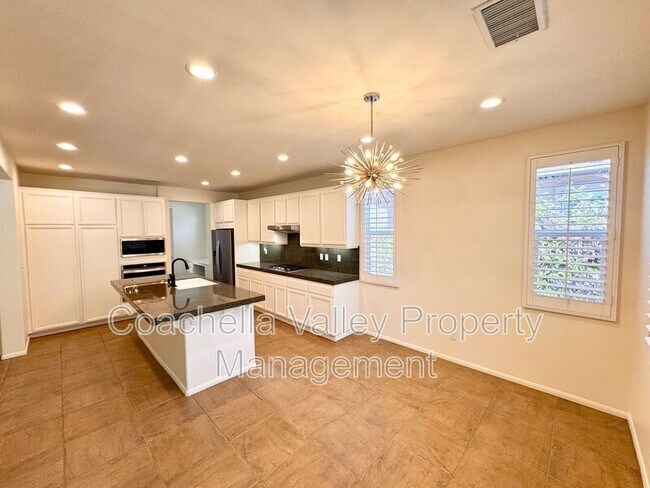 Building Photo - 138 Shoreline Dr