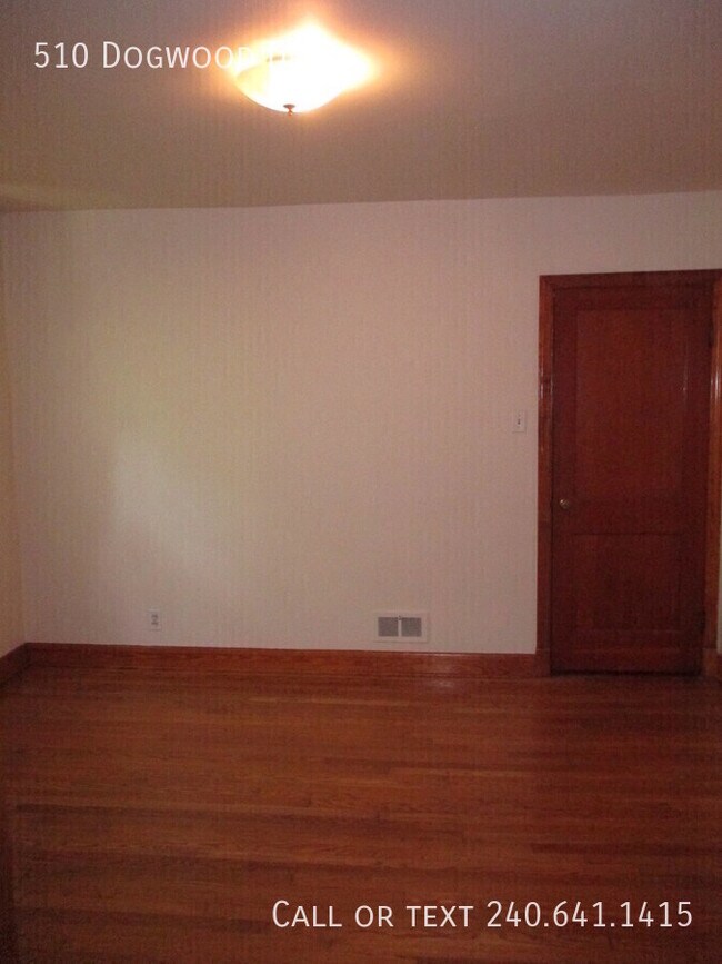 Building Photo - 510 Dogwood Dr