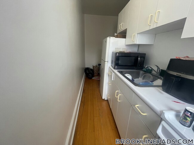 Primary Photo - 1539 Beacon St