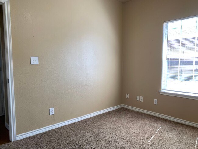 Building Photo - 3033 Palomino Trail