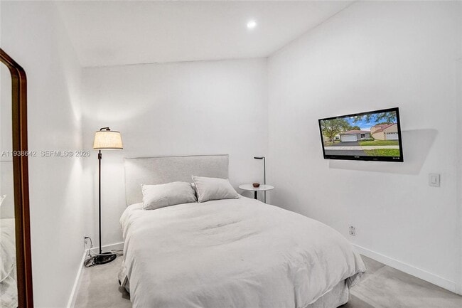 Building Photo - 648 Sand Creek Cir