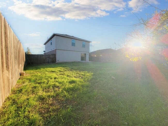 Building Photo - 1007 Ranchero Rd