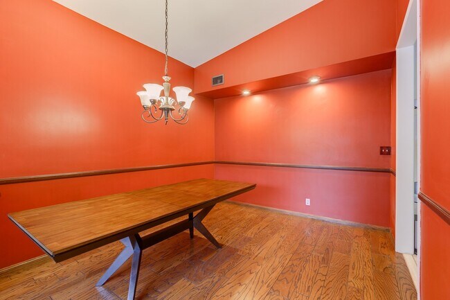 Building Photo - 17249 Flanders St