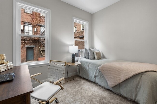 Building Photo - 362 Silver St