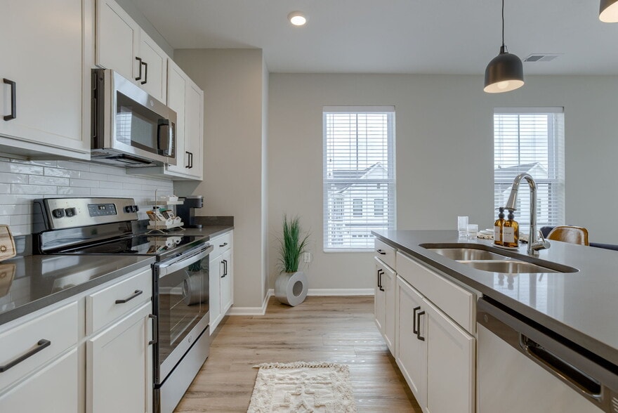 Leona - 2 Bed / 2 Bath - 1,291 Sq.Ft. - Sundance Omaha