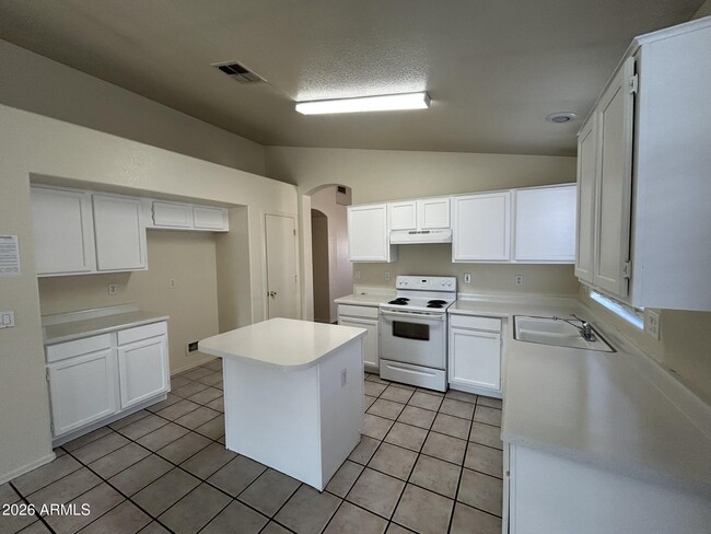 Building Photo - 51 N Del Pueblo Pl