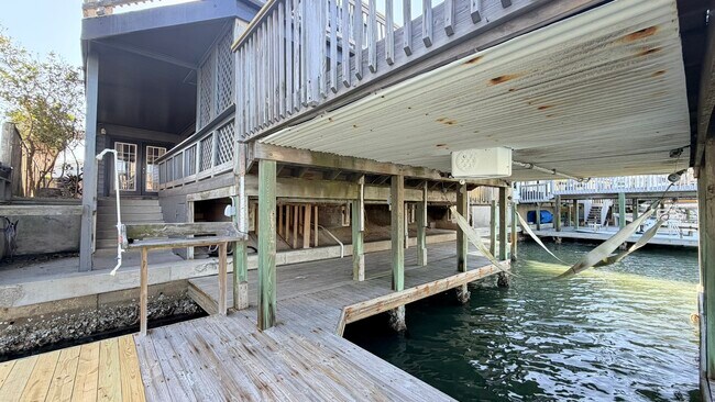 Building Photo - 13738 Tajamar St