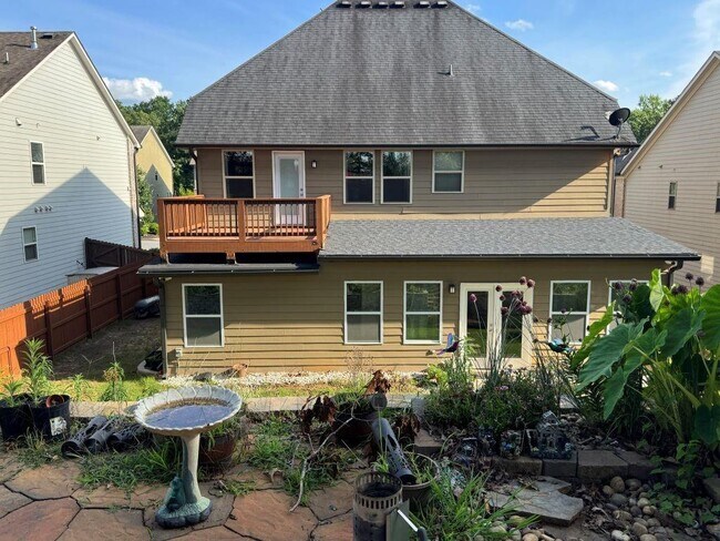 Building Photo - 760 Grove Valley Dr