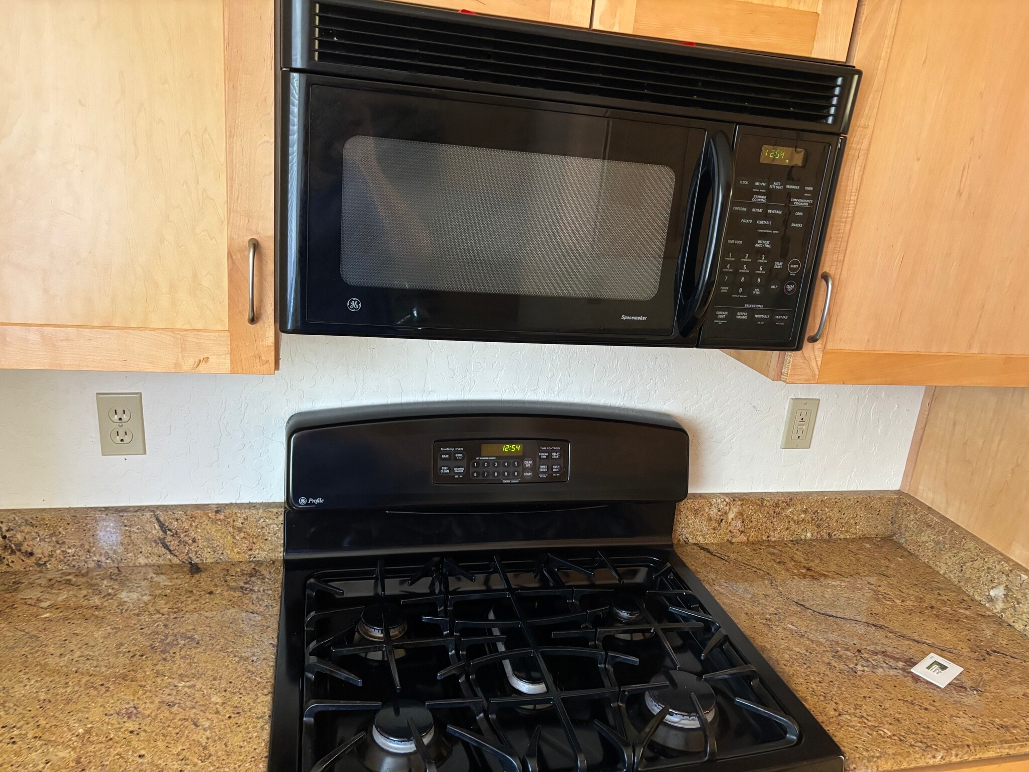 Building Photo - 504 Dogwood Dr