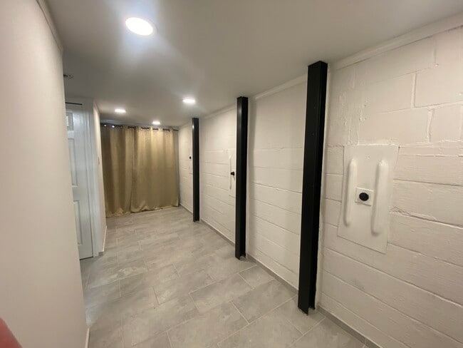 Building Photo - 5015 N Territorial Rd