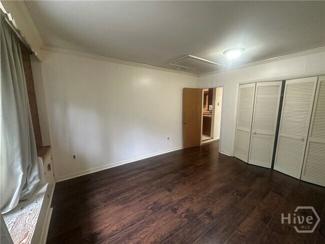 Building Photo - 2217 Bacon Park Dr