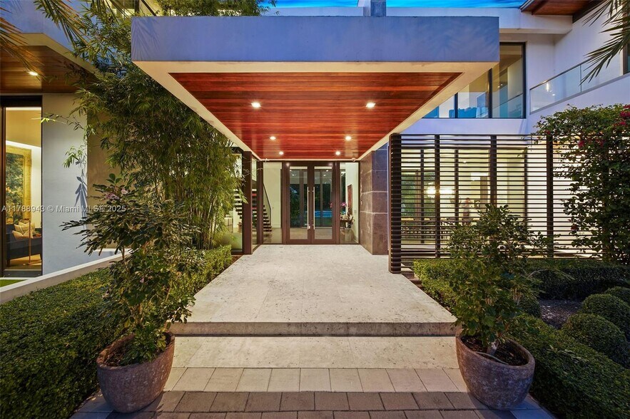 Building Photo - 6255 SW 110th St