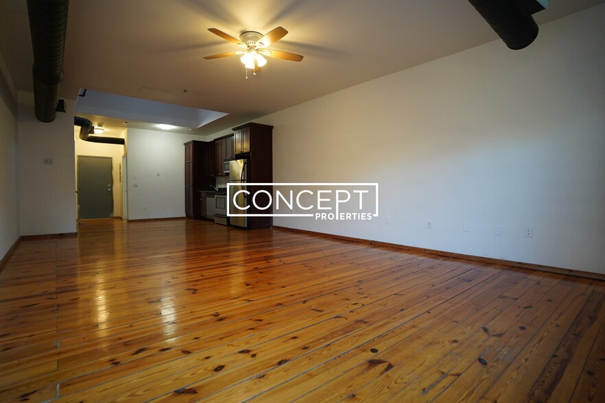 Building Photo - 600 Columbia Rd