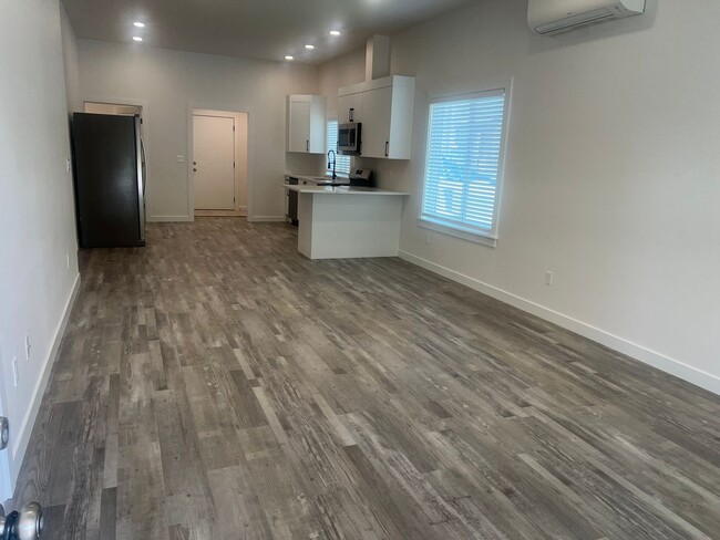 Building Photo - Beautifully Remodeled 3 Bedroom Home in Downtown Ferndale!