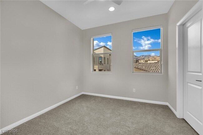 Building Photo - 1749 S Desert Foothills Dr