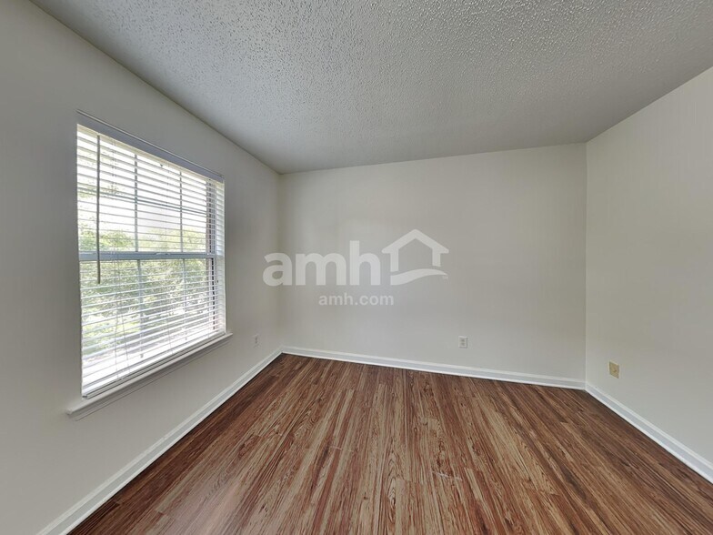 Building Photo - 14701 Pomerol Ln